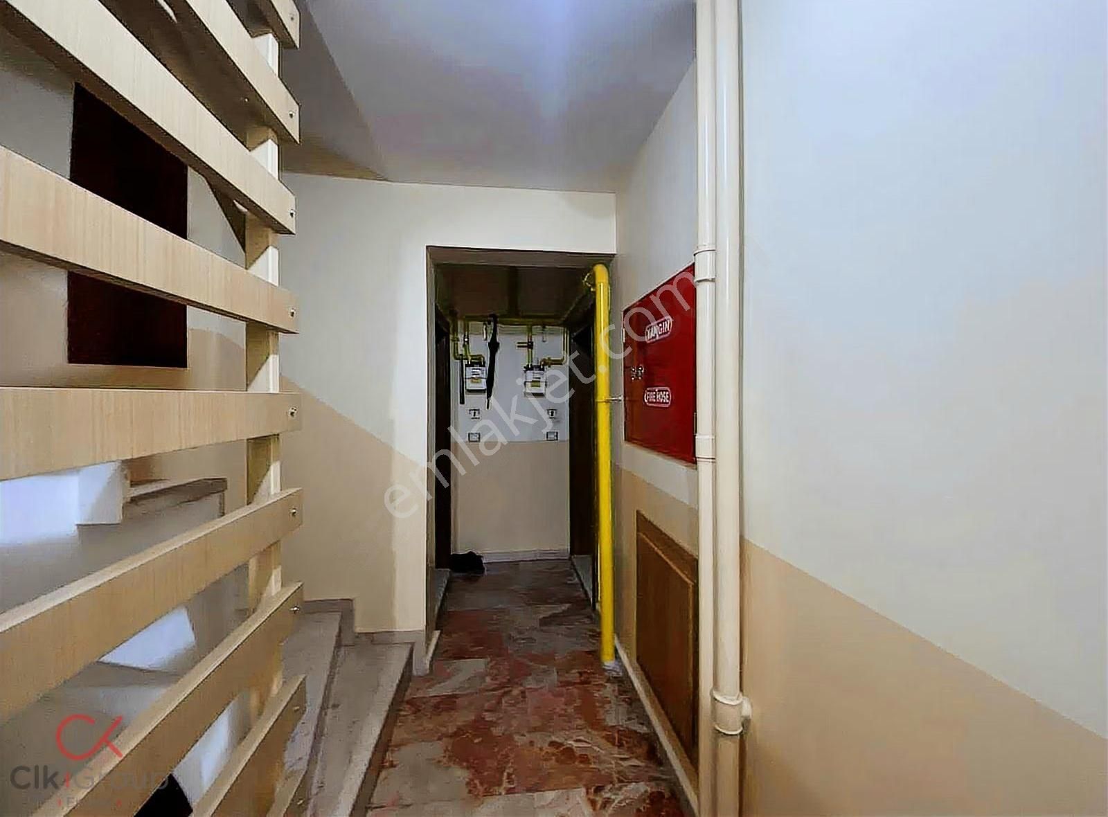 Clk'dan Borsa Caddesi Üzerinde Çağdaş Market Karşısı Kiralık 3+1 - Görsel 12