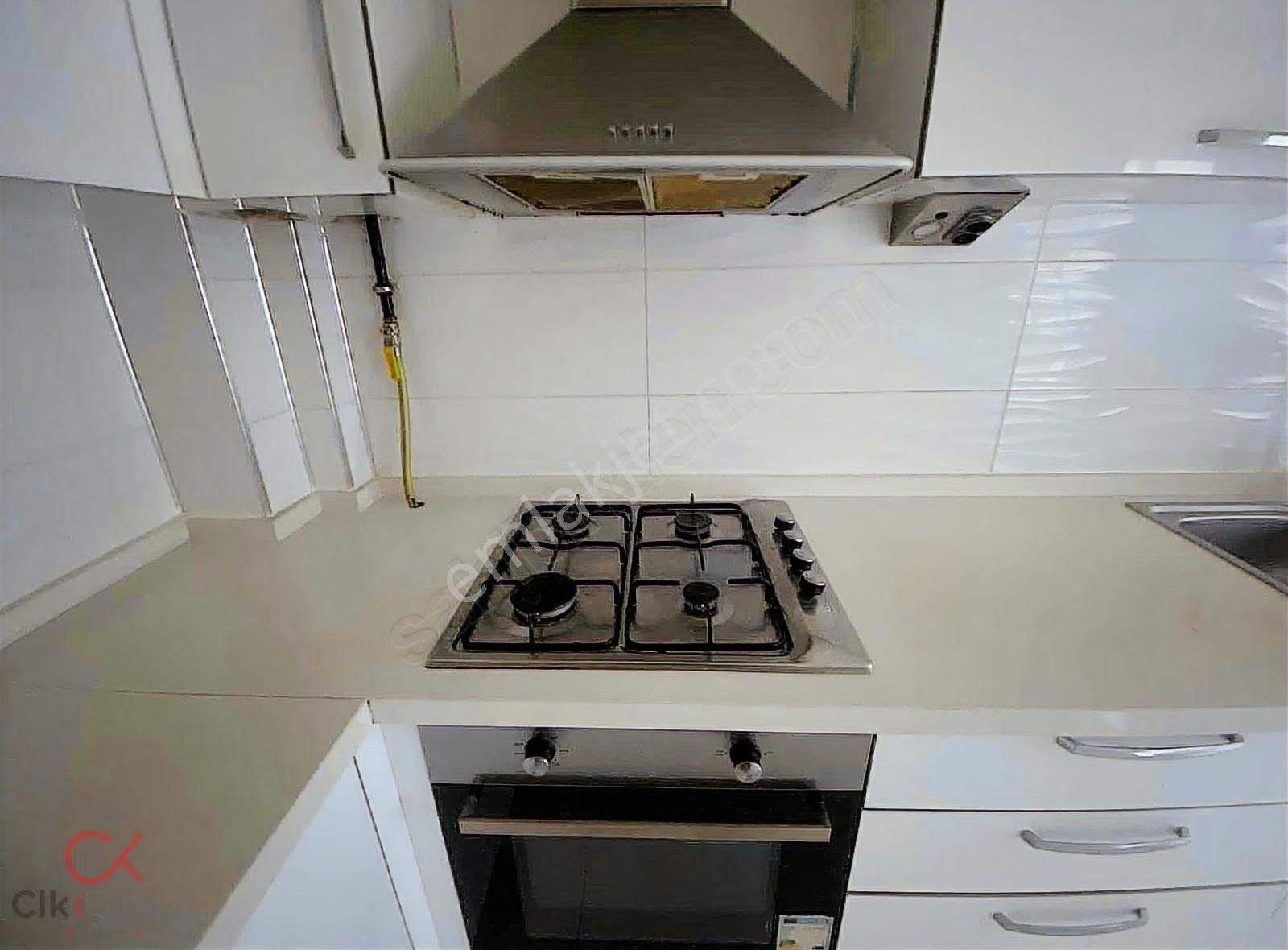 Clk'dan Borsa Caddesi Üzerinde Çağdaş Market Karşısı Kiralık 3+1 - Görsel 2