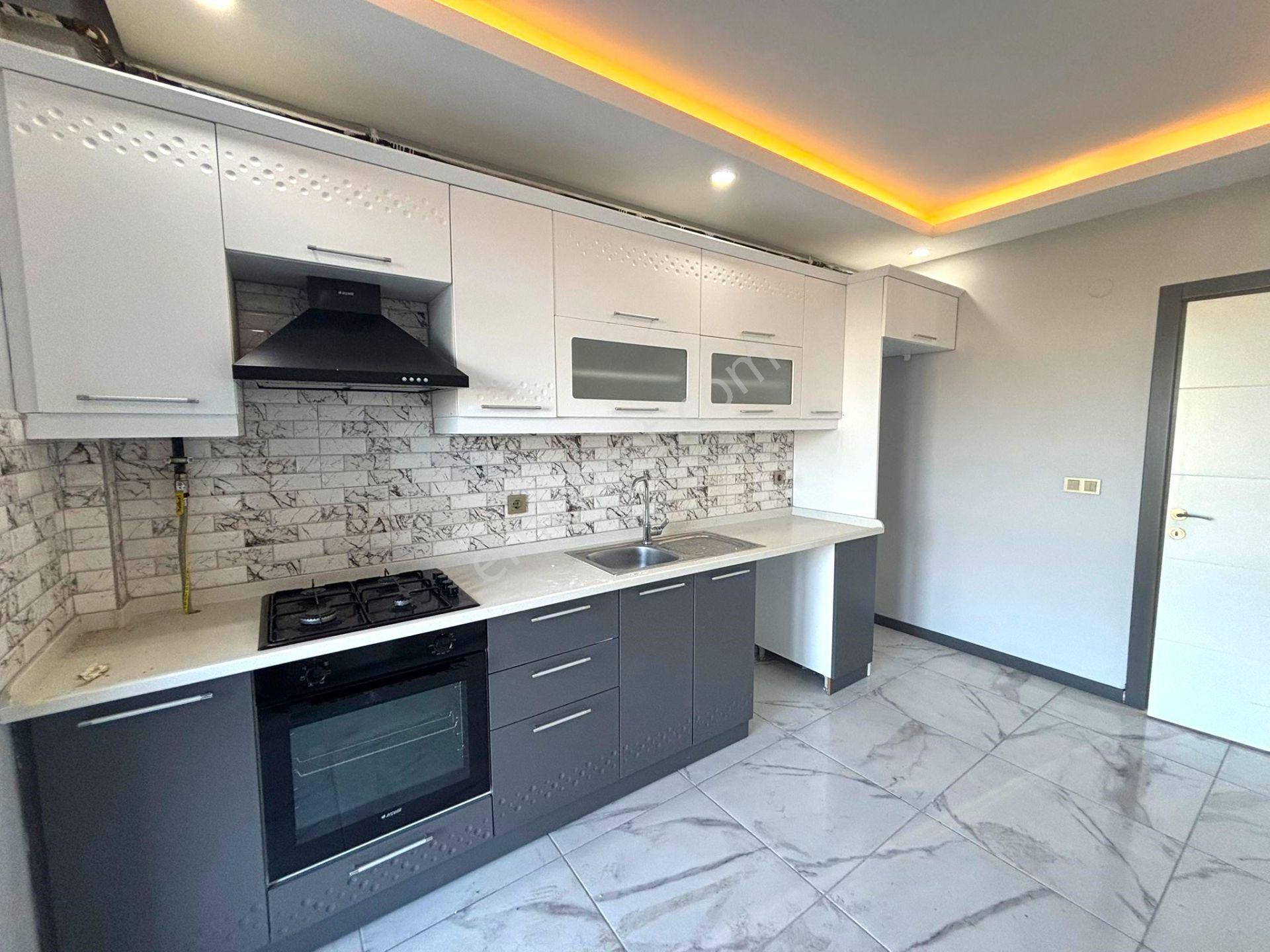 **eryıldız İnşaat'tan**tepe Bölgesinde İskanlı Ebeweyn Banyolu Kapalı Otoparklı Lüks 2+1 - Görsel 2