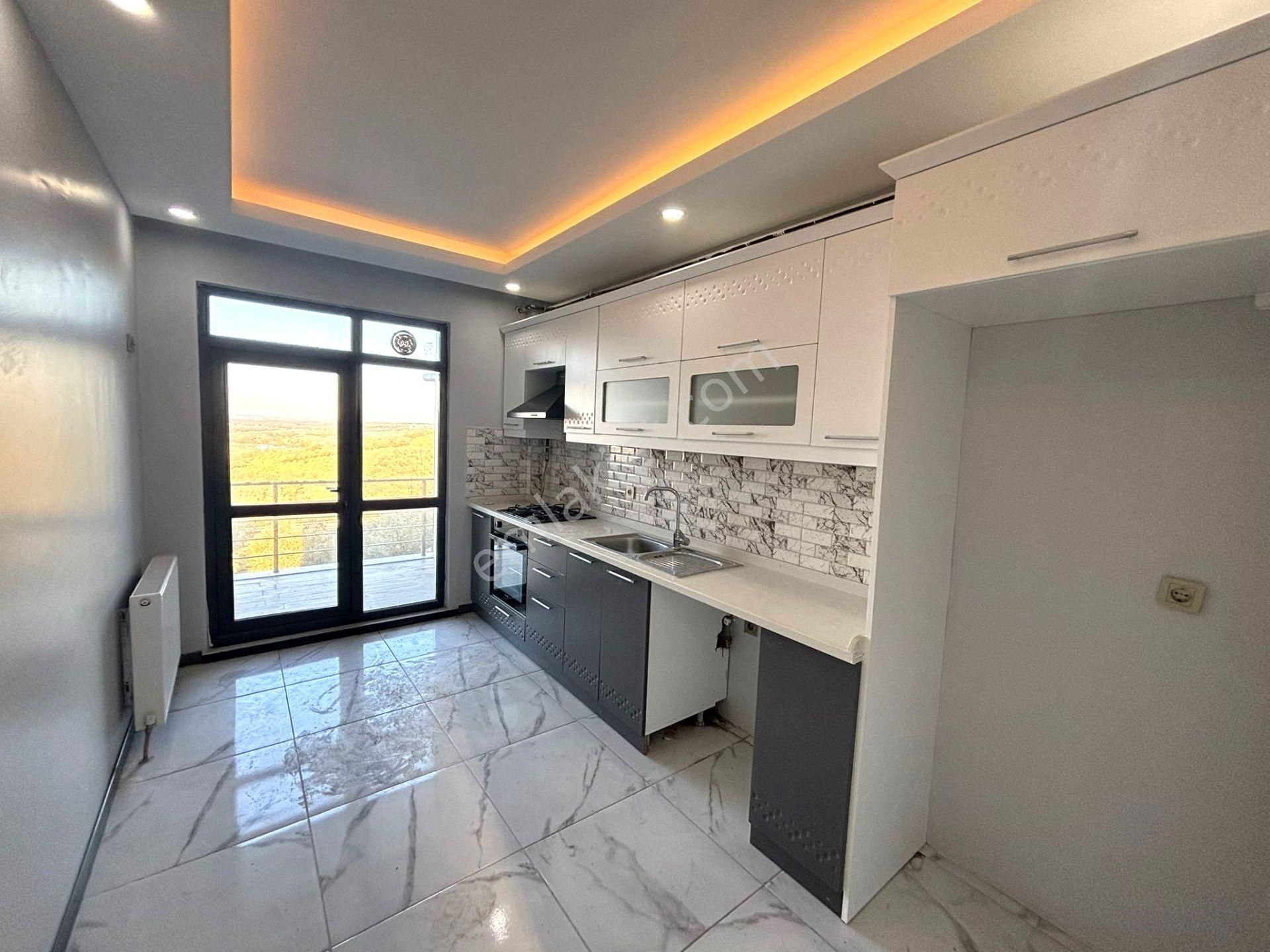 **eryıldız İnşaat'tan**tepe Bölgesinde İskanlı Ebeweyn Banyolu Kapalı Otoparklı Lüks 2+1 - Görsel 12