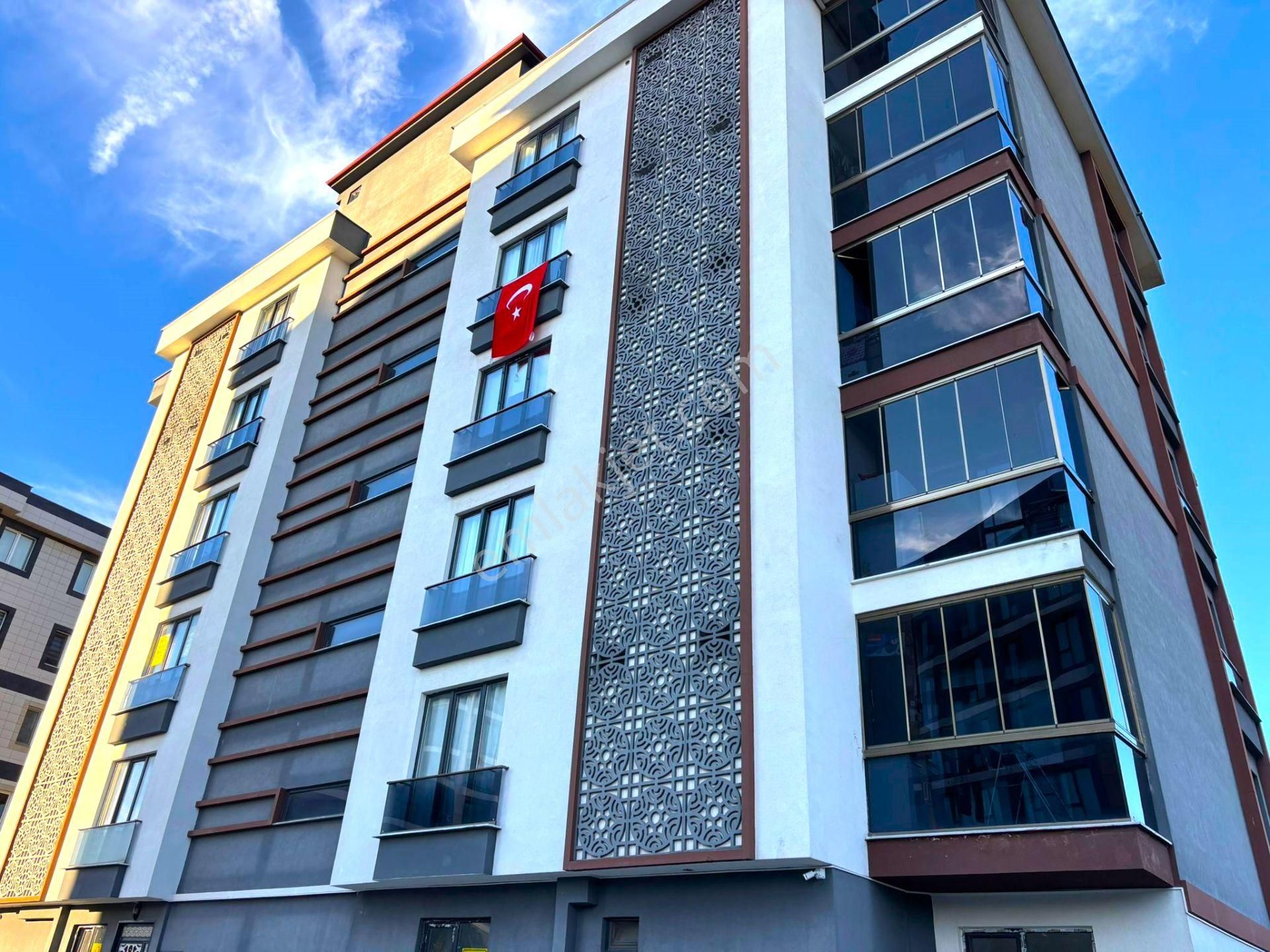 **eryıldız İnşaat'tan**tepe Bölgesinde İskanlı Ebeweyn Banyolu Kapalı Otoparklı Lüks 2+1 - Görsel 34