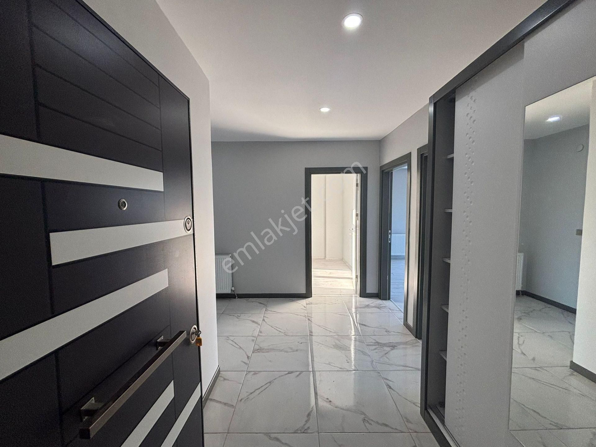 **eryıldız İnşaat'tan**tepe Bölgesinde İskanlı Ebeweyn Banyolu Kapalı Otoparklı Lüks 2+1 - Görsel 27