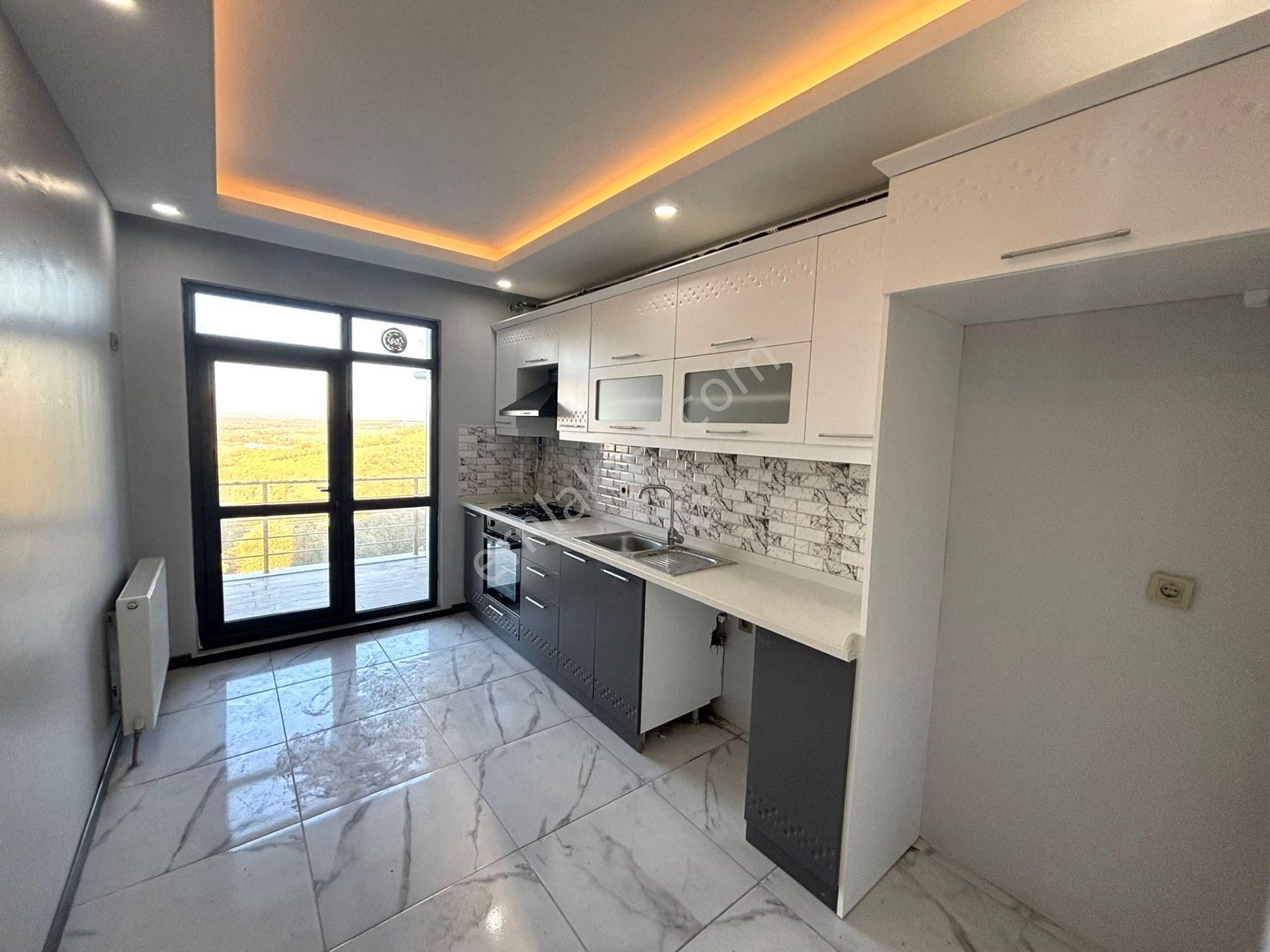 **eryıldız İnşaat'tan**tepe Bölgesinde İskanlı Ebeweyn Banyolu Kapalı Otoparklı Lüks 2+1 - Görsel 11