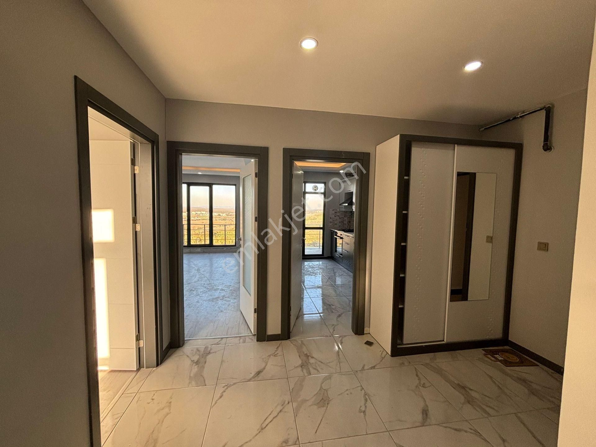 **eryıldız İnşaat'tan**tepe Bölgesinde İskanlı Ebeweyn Banyolu Kapalı Otoparklı Lüks 2+1 - Görsel 24