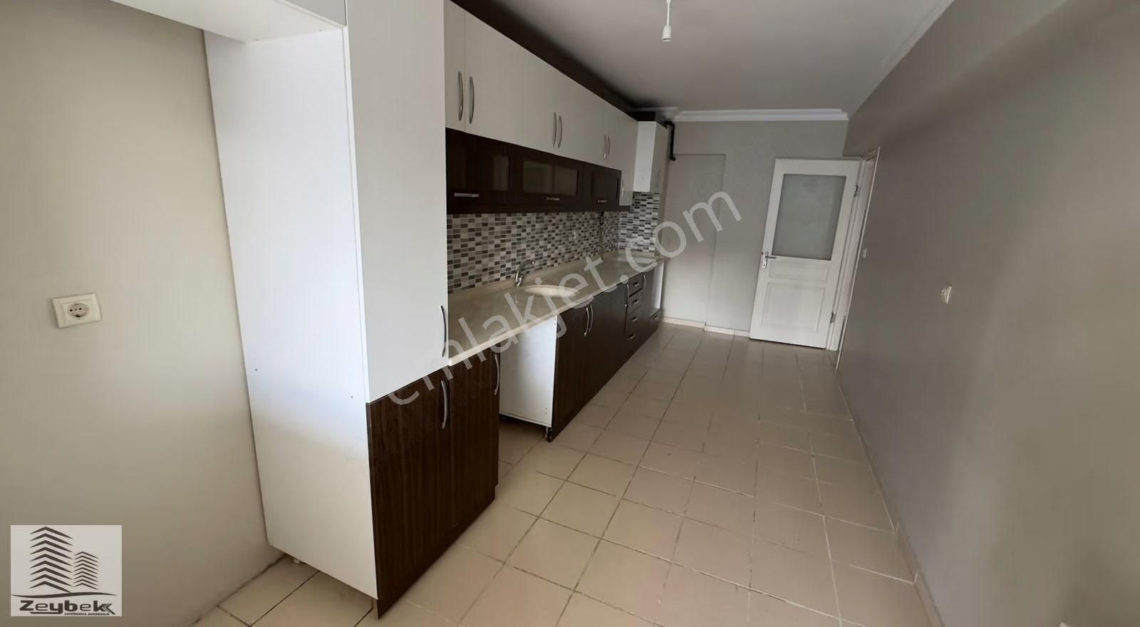 Çiğli Harmandalı Site İçerisinde 3+1 145 M2 Satılık Daire