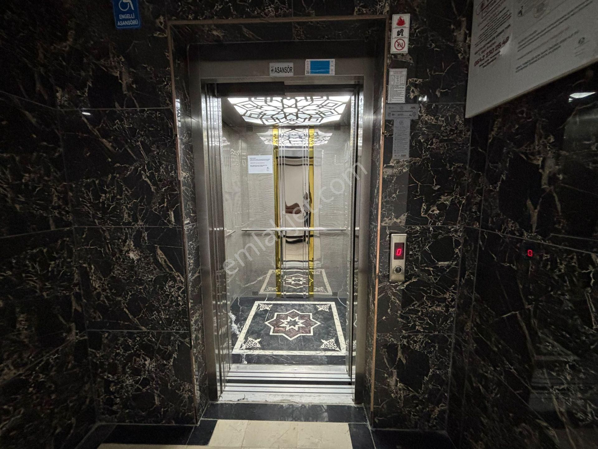 **eryıldız İnşaat'tan**tepe Bölgesinde İskanlı Büyük Teraslı Kapalı Otoparklı Lüks 2+1 - Görsel 29