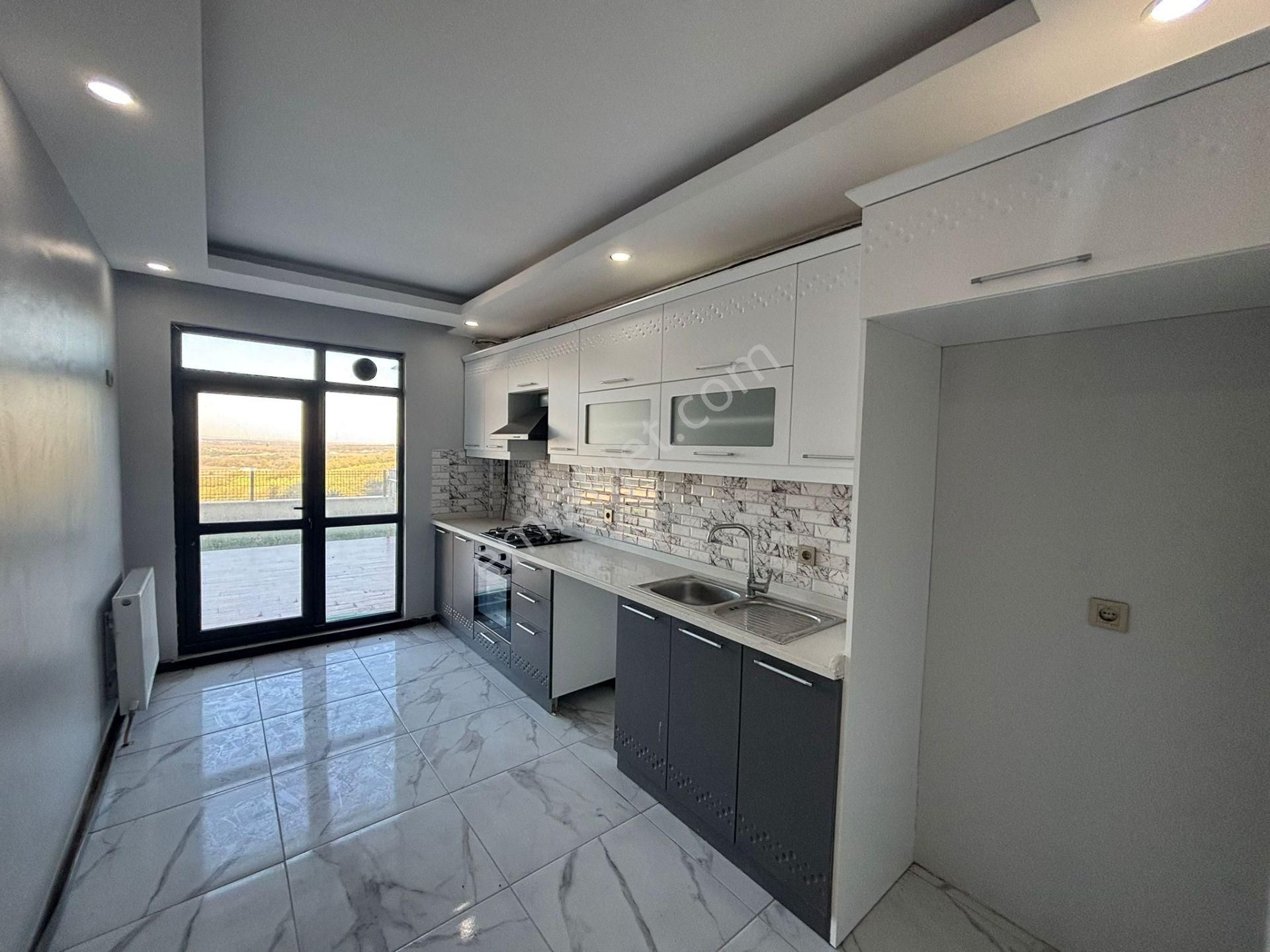 **eryıldız İnşaat'tan**tepe Bölgesinde İskanlı Büyük Teraslı Kapalı Otoparklı Lüks 2+1 - Görsel 8