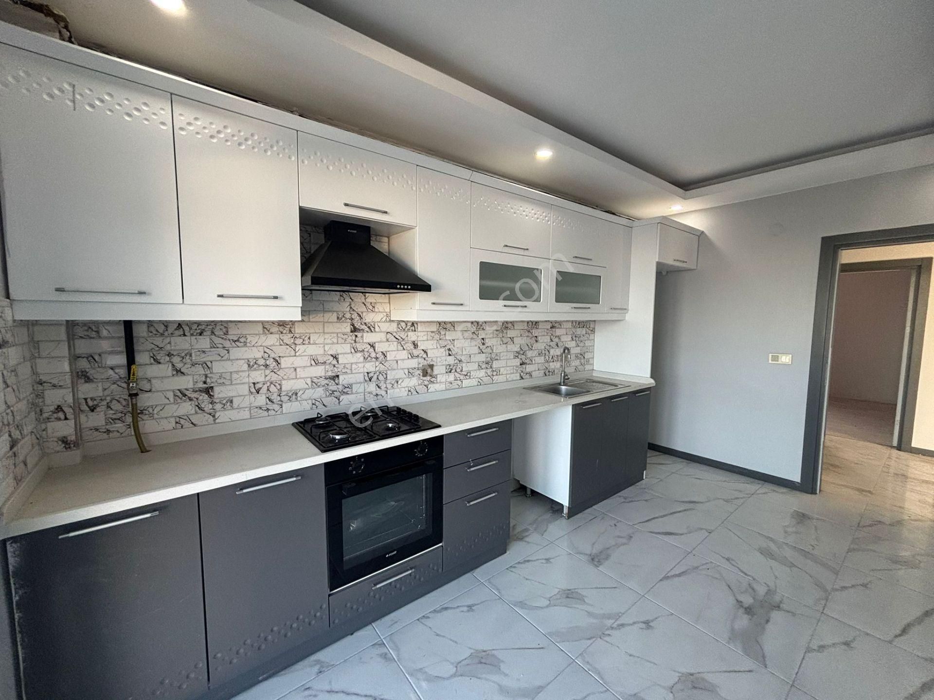 **eryıldız İnşaat'tan**tepe Bölgesinde İskanlı Büyük Teraslı Kapalı Otoparklı Lüks 2+1