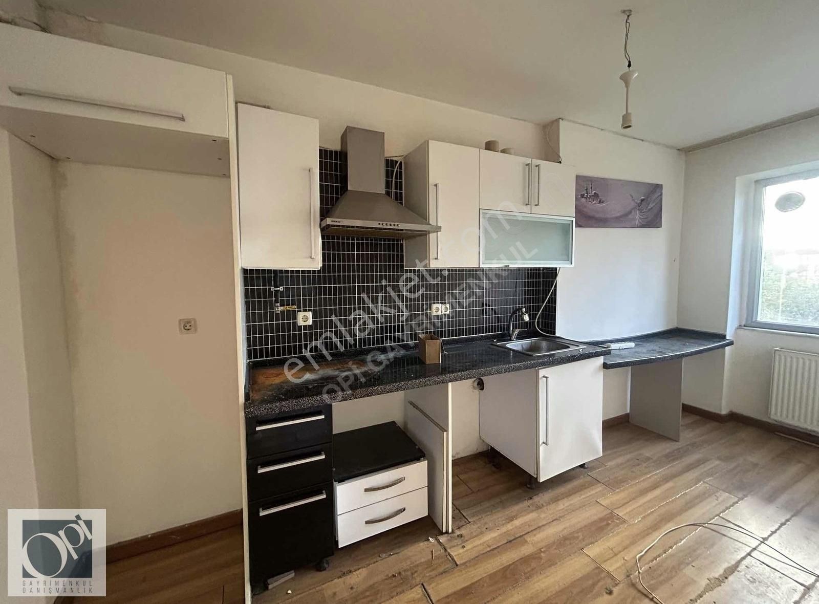 Marmara Royal Sitesi'nde Kiralık 1 + 1 Daire - Görsel 3