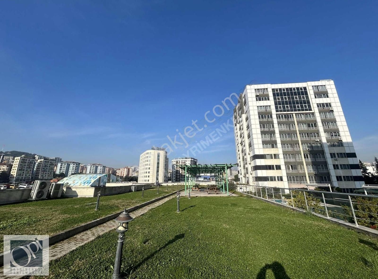 Marmara Royal Sitesi'nde Kiralık 1 + 1 Daire - Görsel 2