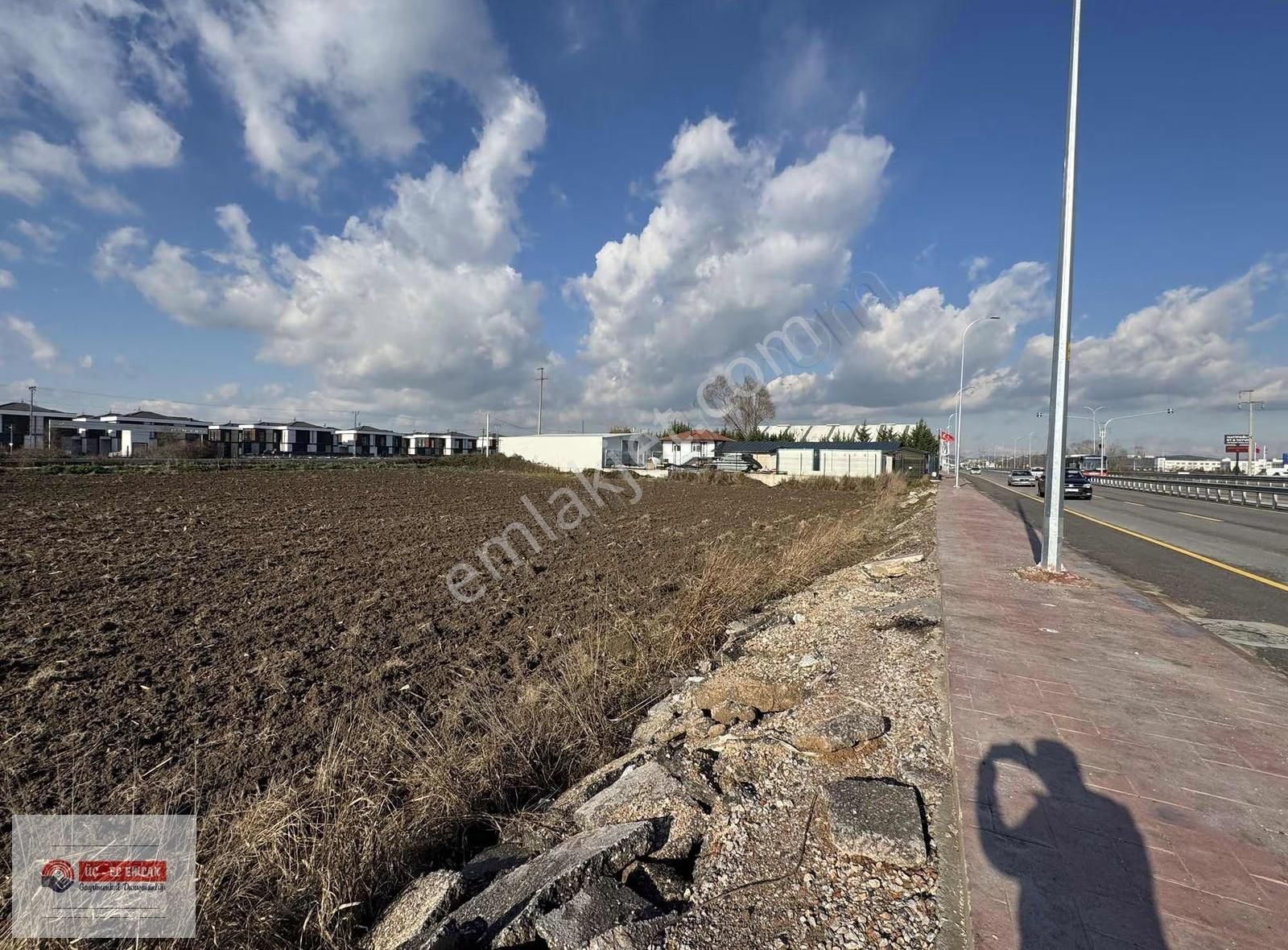 Kale Düğün Salonu Yanı Satılık Arsa(düğün Salonu-spor Kompl) - Görsel 3