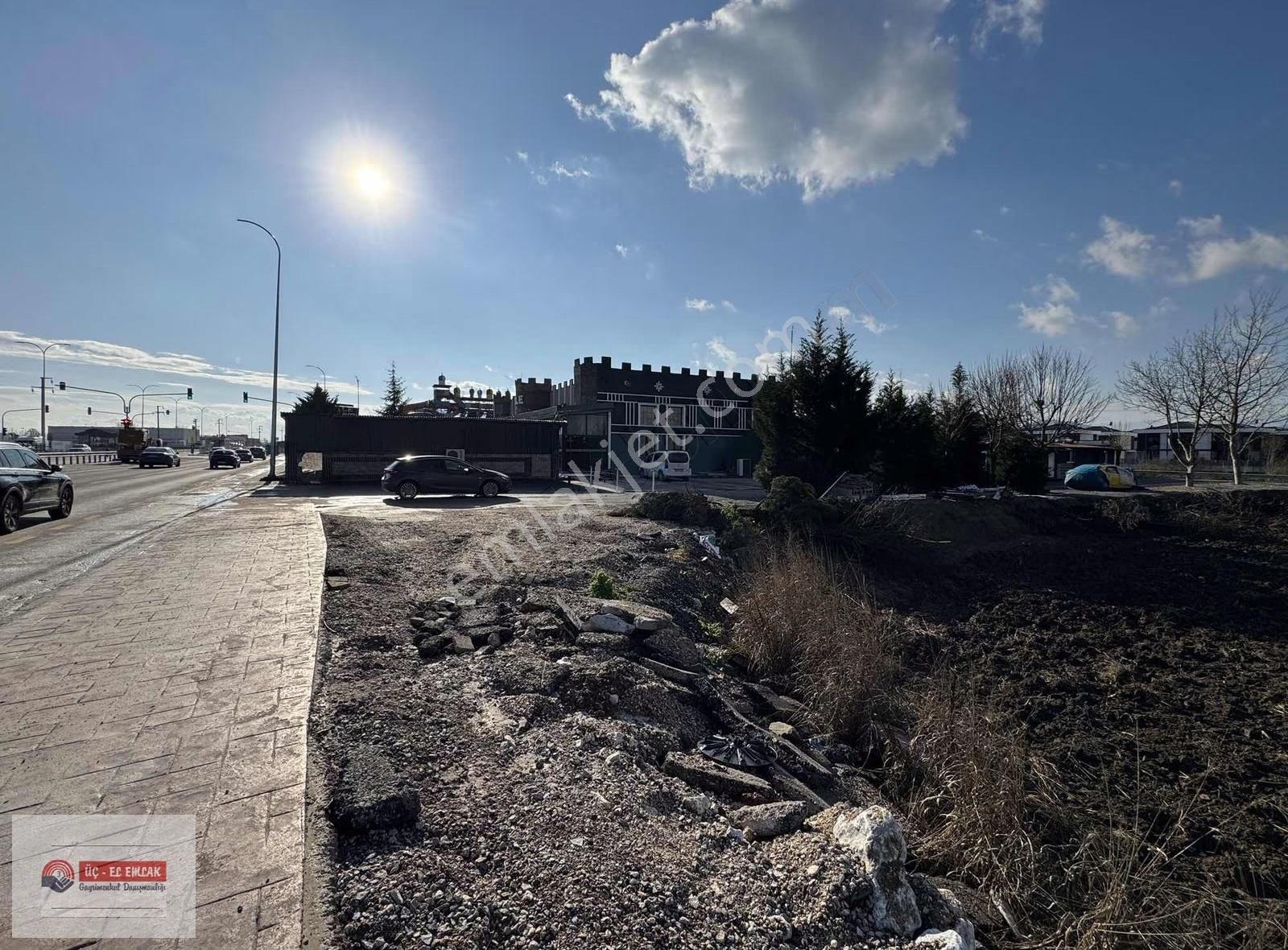 Kale Düğün Salonu Yanı Satılık Arsa(düğün Salonu-spor Kompl) - Görsel 4