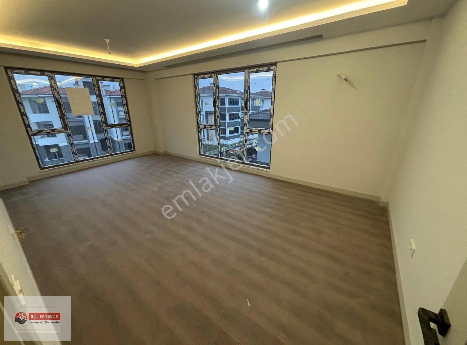 Yazlık Mah. Site İçi Ebeveyn Banyolu Satılık Sıfır 3+1 Daireler - Görsel 16