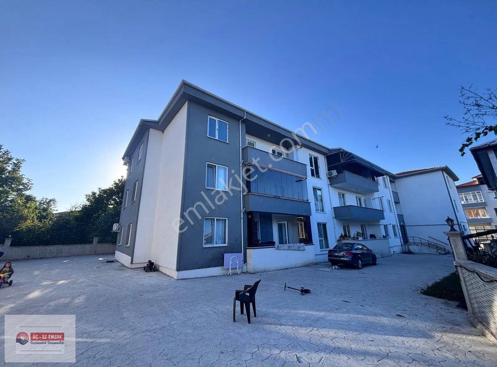 Söğütlü Merkezde Site İçi Açıkotoparklı Kiralık 3+1 Sıfır Daire - Görsel 4