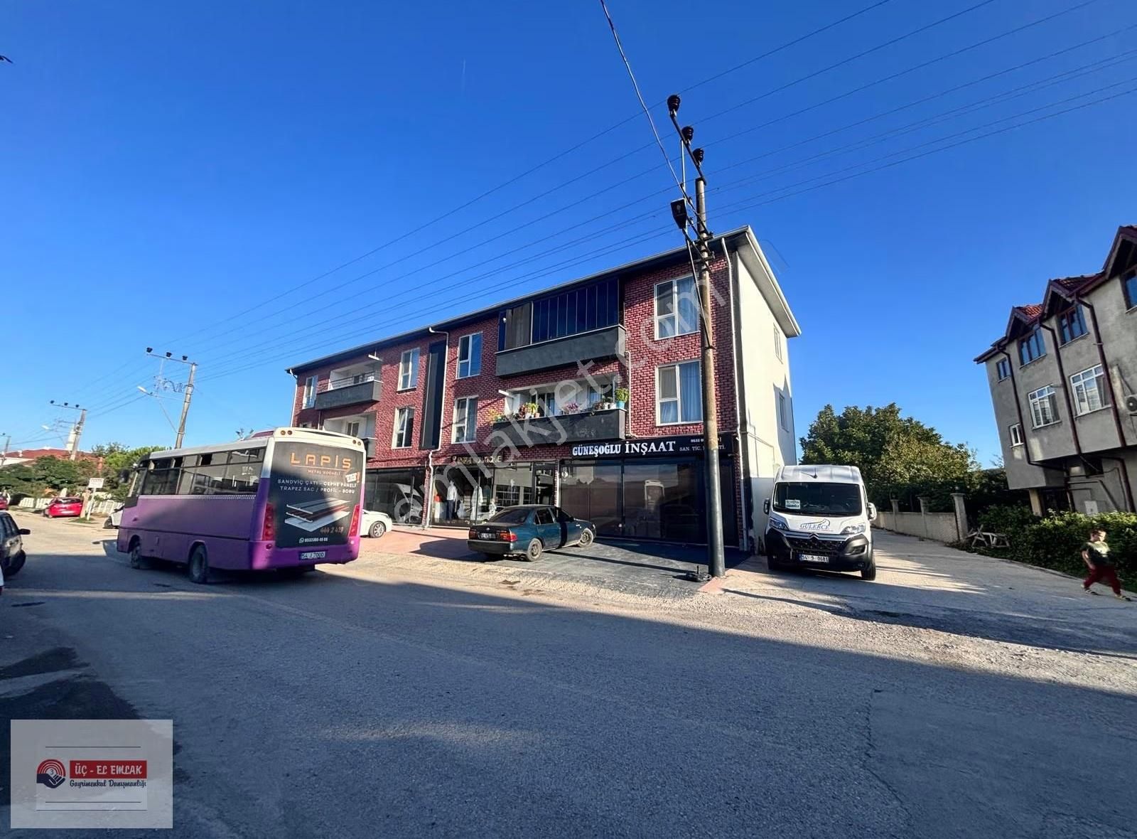 Söğütlü Merkezde Site İçi Açıkotoparklı Kiralık 3+1 Sıfır Daire