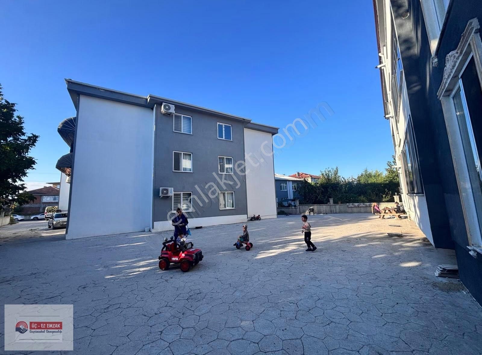 Söğütlü Merkezde Site İçi Açıkotoparklı Kiralık 3+1 Sıfır Daire - Görsel 24