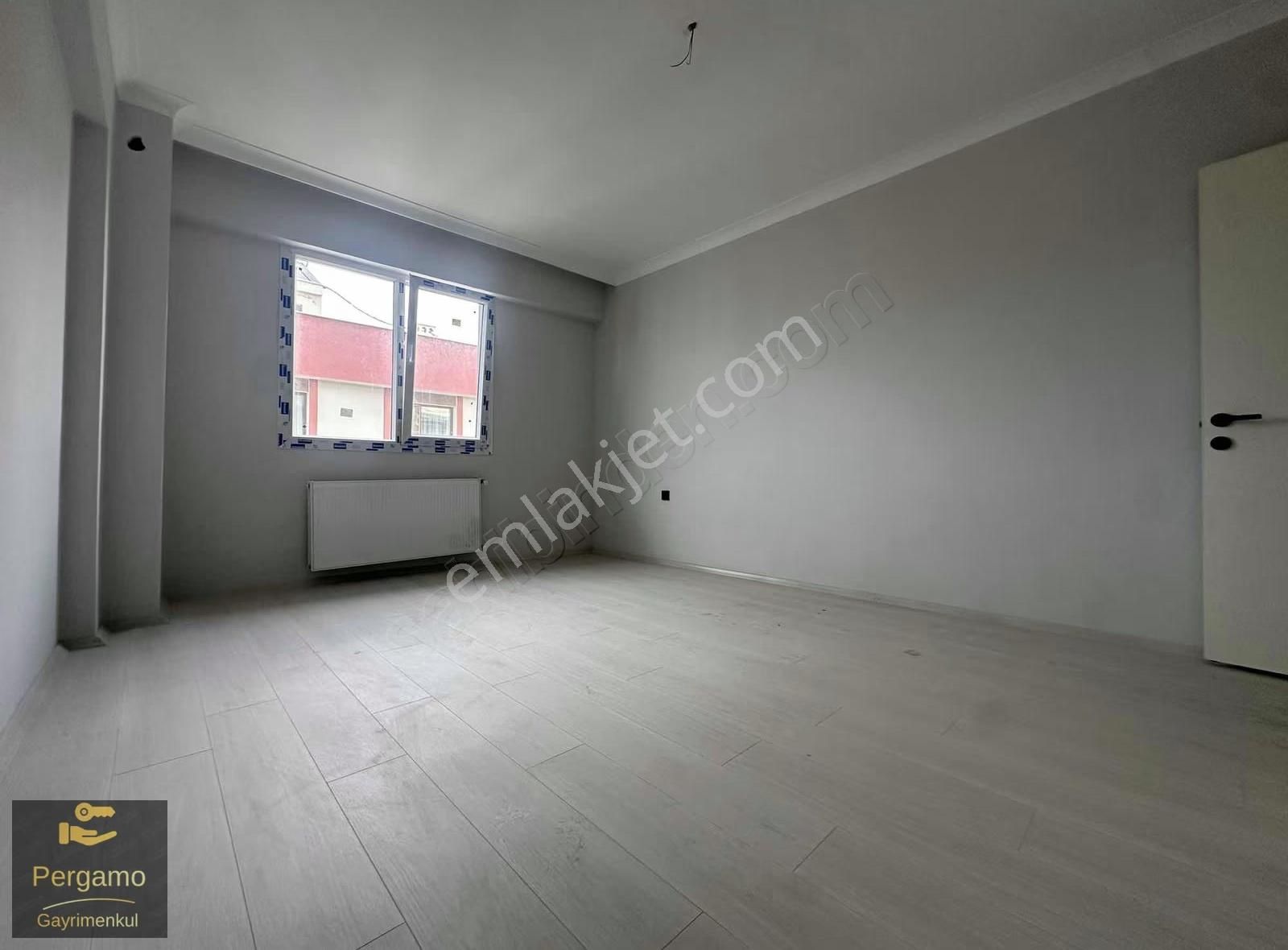 Bergama Fatih Mh 2+1 Geniş Satılık Daire