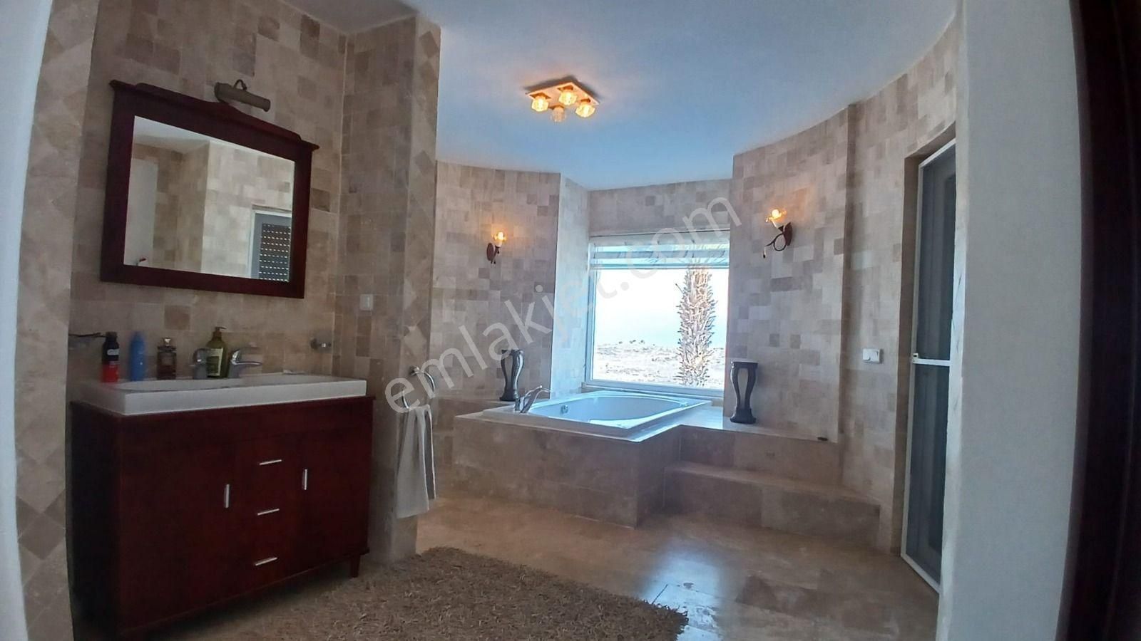 Bodrum Milas Boğaziçinde Özel Havuzlu | Tek Müstakil | Deniz Manzaralı | Eşyalı 3+1 - Görsel 11