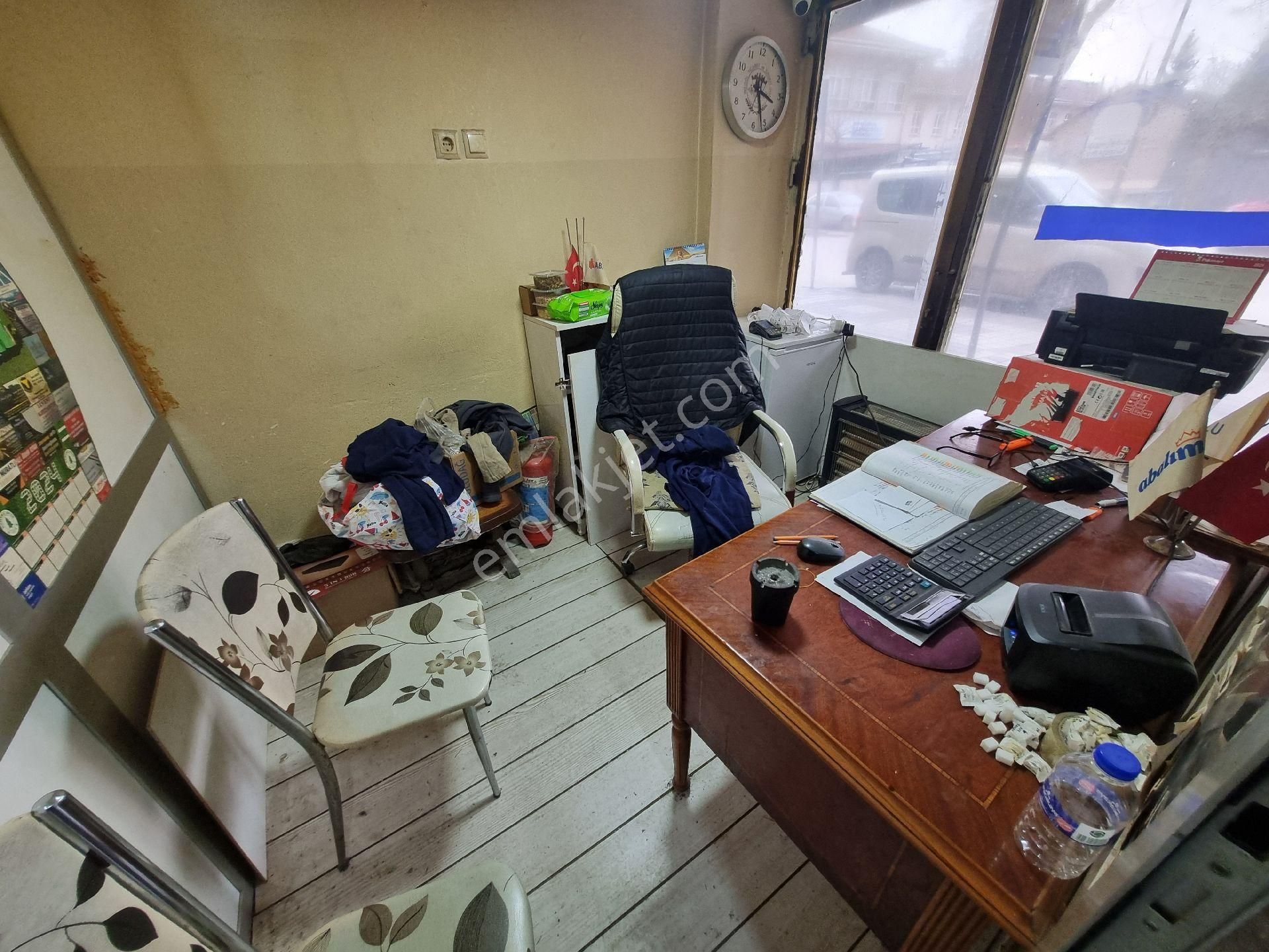 Yenişehir Caddesi Üzerinde Kiralık - Görsel 4