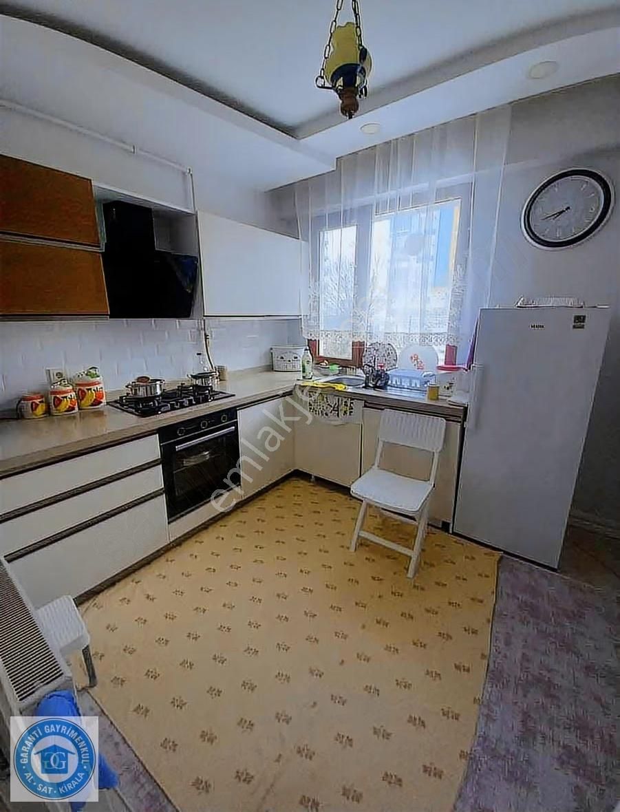 Zana Düğün Salonu Karşı Tarafında Satılık 1+1 Daire