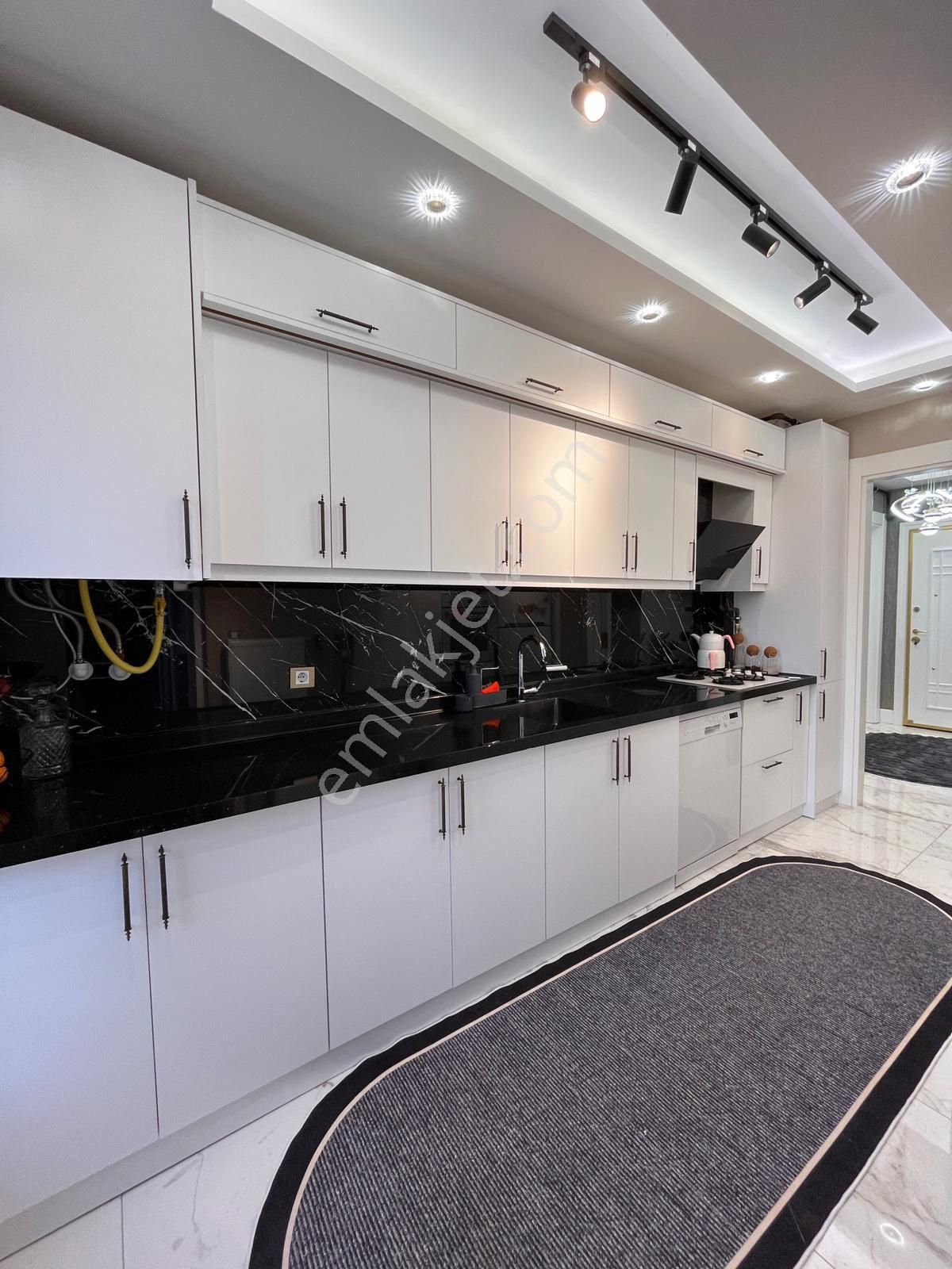 Harika 3+0 Sıfır Ayarında Full Yapılı Daire