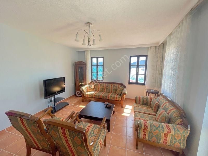 Kale'de Eşi Benzeri Olmayan 2+1 Eşyalı Kiralık Yalı Dairesi - Görsel 11