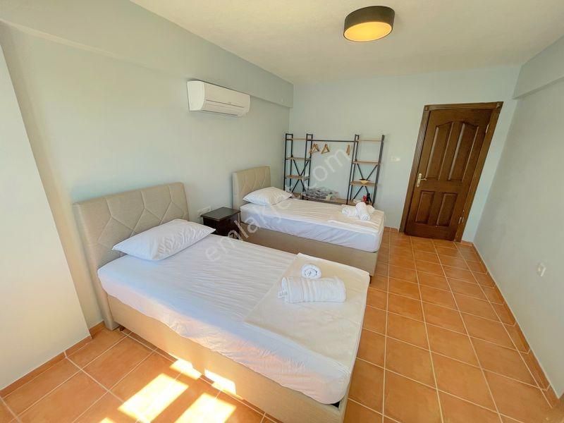 Kale'de Eşi Benzeri Olmayan 2+1 Eşyalı Kiralık Yalı Dairesi - Görsel 3