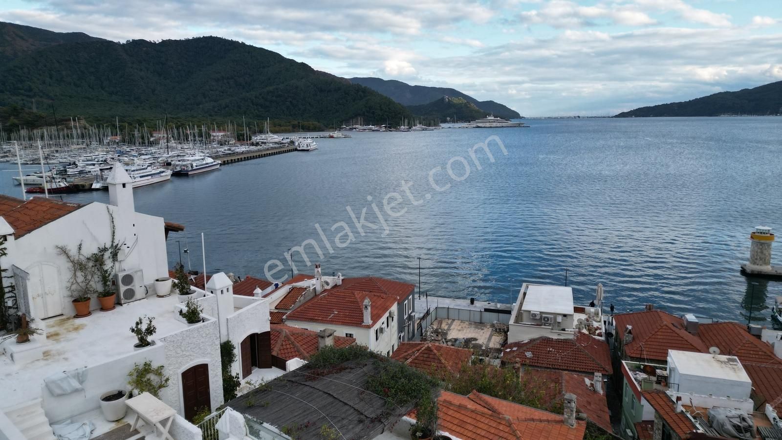 Kale'de Eşi Benzeri Olmayan 2+1 Eşyalı Kiralık Yalı Dairesi - Görsel 9