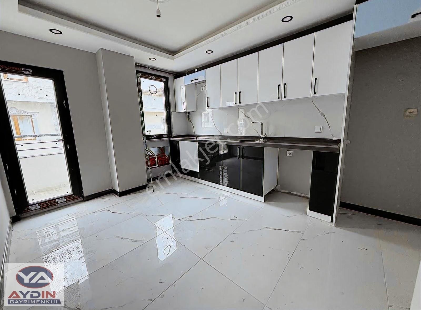 Darıca Sırasöğütler 3+1 Asansörlü 120 M2 Ara Kat Satılık Daire