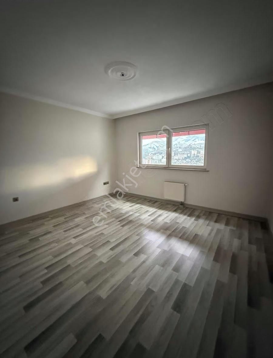 Giresun Aksu Emlaktan Aksu Toki Konutlarında 2+1 Kiralık Daire - Görsel 2