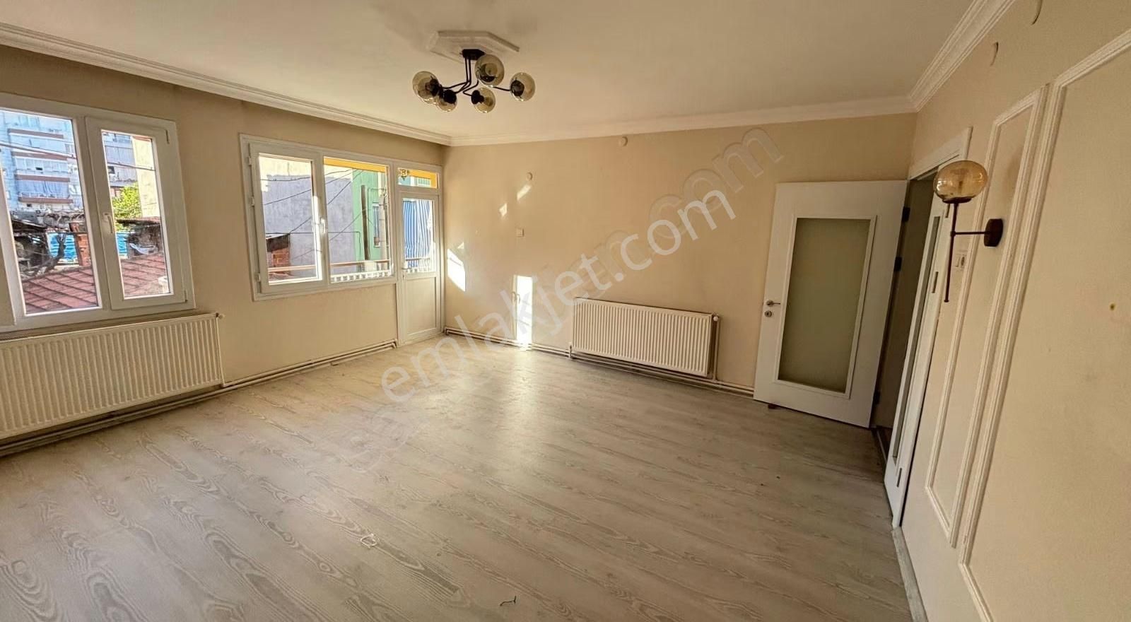 Cumhuriyet Mahallesi Okullar Bölgesinde 3+1 Kiralık Daire - Görsel 4