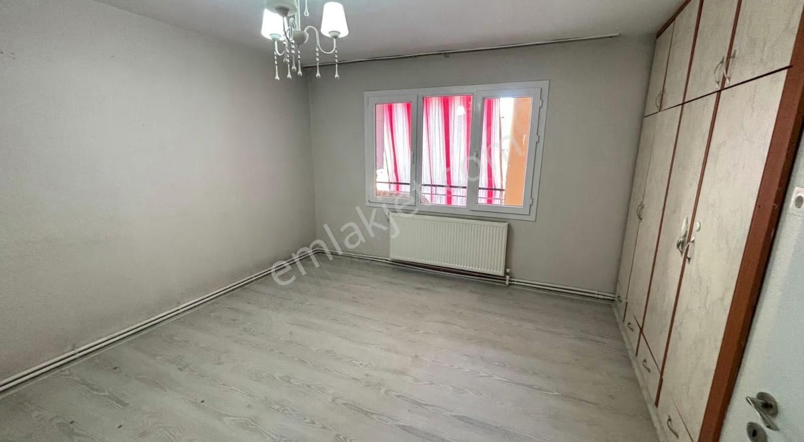 Cumhuriyet Mahallesi Okullar Bölgesinde 3+1 Kiralık Daire - Görsel 16