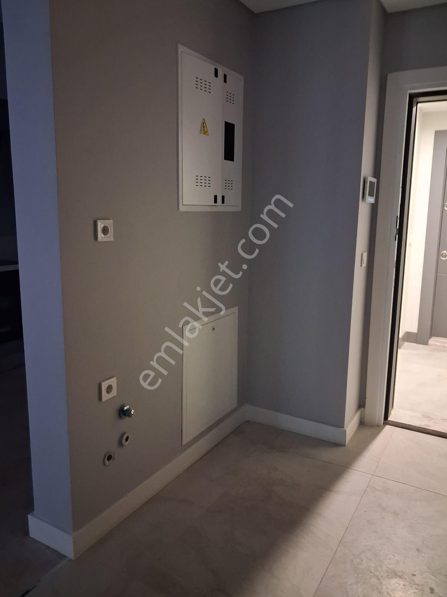 Mandıra Caddede Süper Rezidans 1+1 Balkonlu Holü Olan Daire - Görsel 11