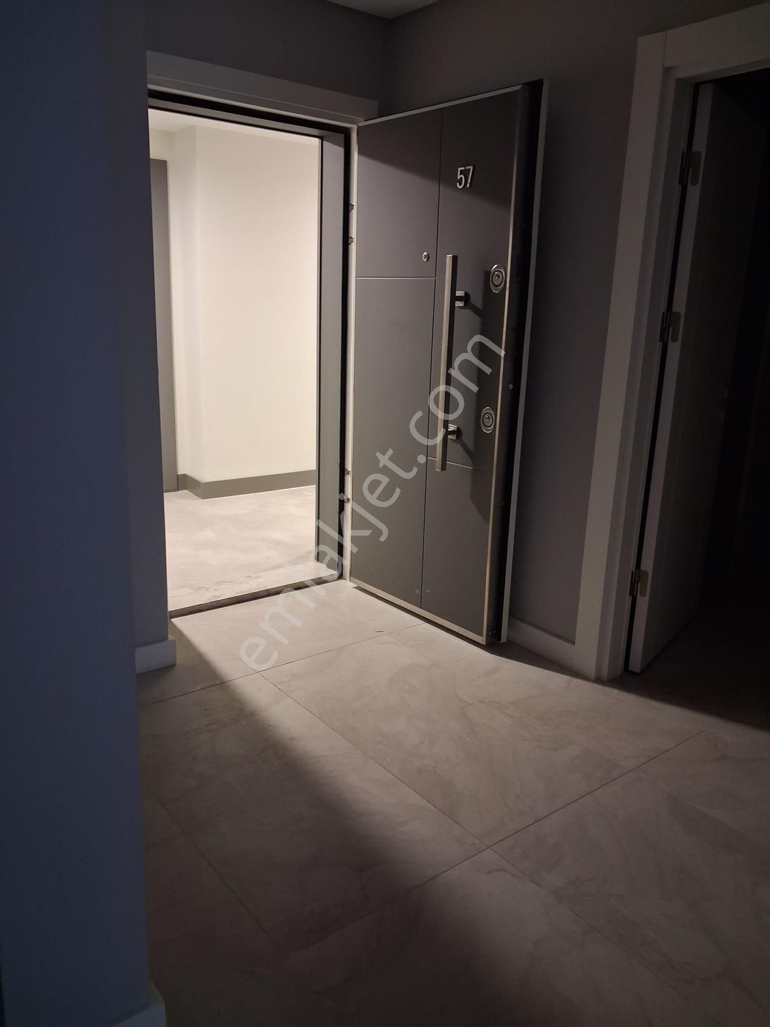 Mandıra Caddede Süper Rezidans 1+1 Balkonlu Holü Olan Daire - Görsel 5