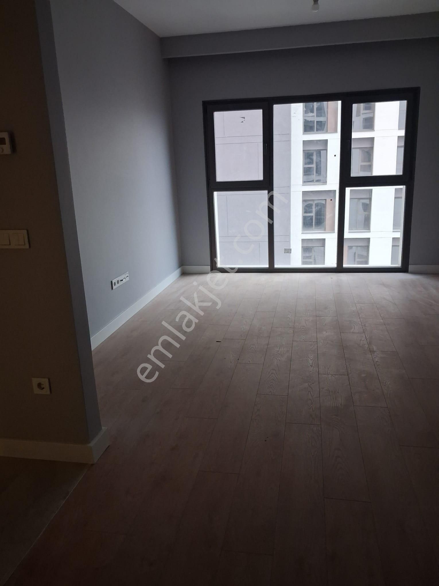 Mandıra Caddede Süper Rezidans 1+1 Balkonlu Holü Olan Daire - Görsel 4