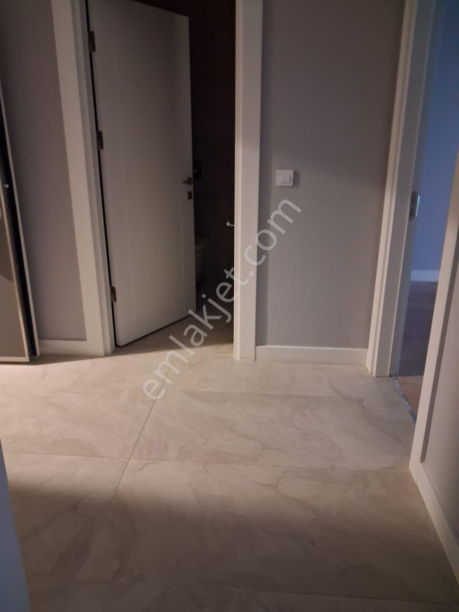 Mandıra Caddede Süper Rezidans 1+1 Balkonlu Holü Olan Daire - Görsel 17