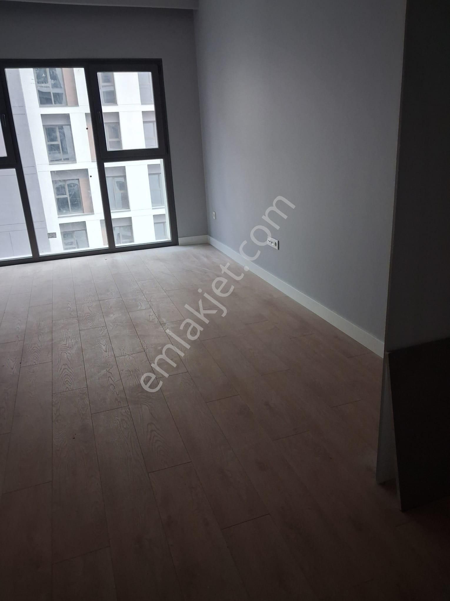 Mandıra Caddede Süper Rezidans 1+1 Balkonlu Holü Olan Daire - Görsel 3