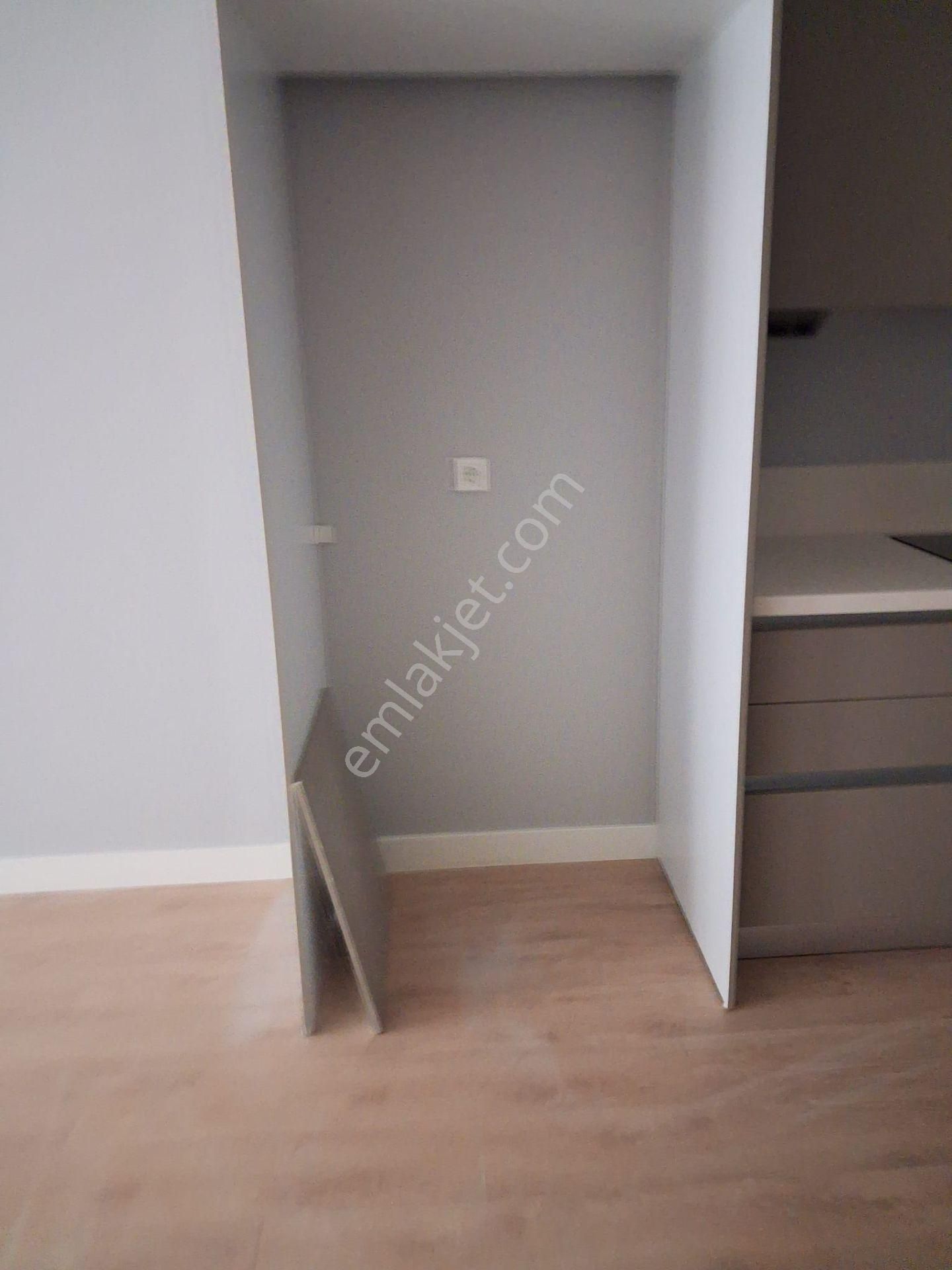 Mandıra Caddede Süper Rezidans 1+1 Balkonlu Holü Olan Daire - Görsel 2