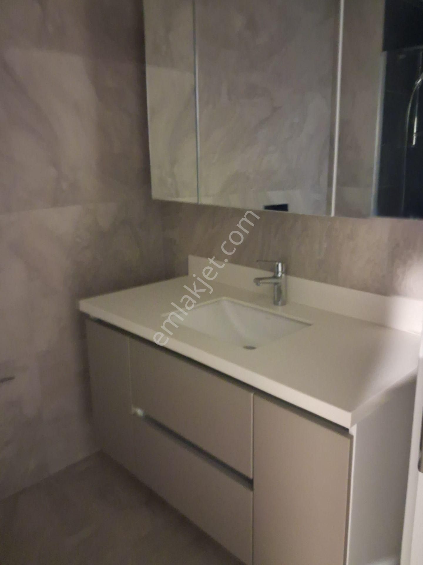 Mandıra Caddede Süper Rezidans 1+1 Balkonlu Holü Olan Daire - Görsel 12