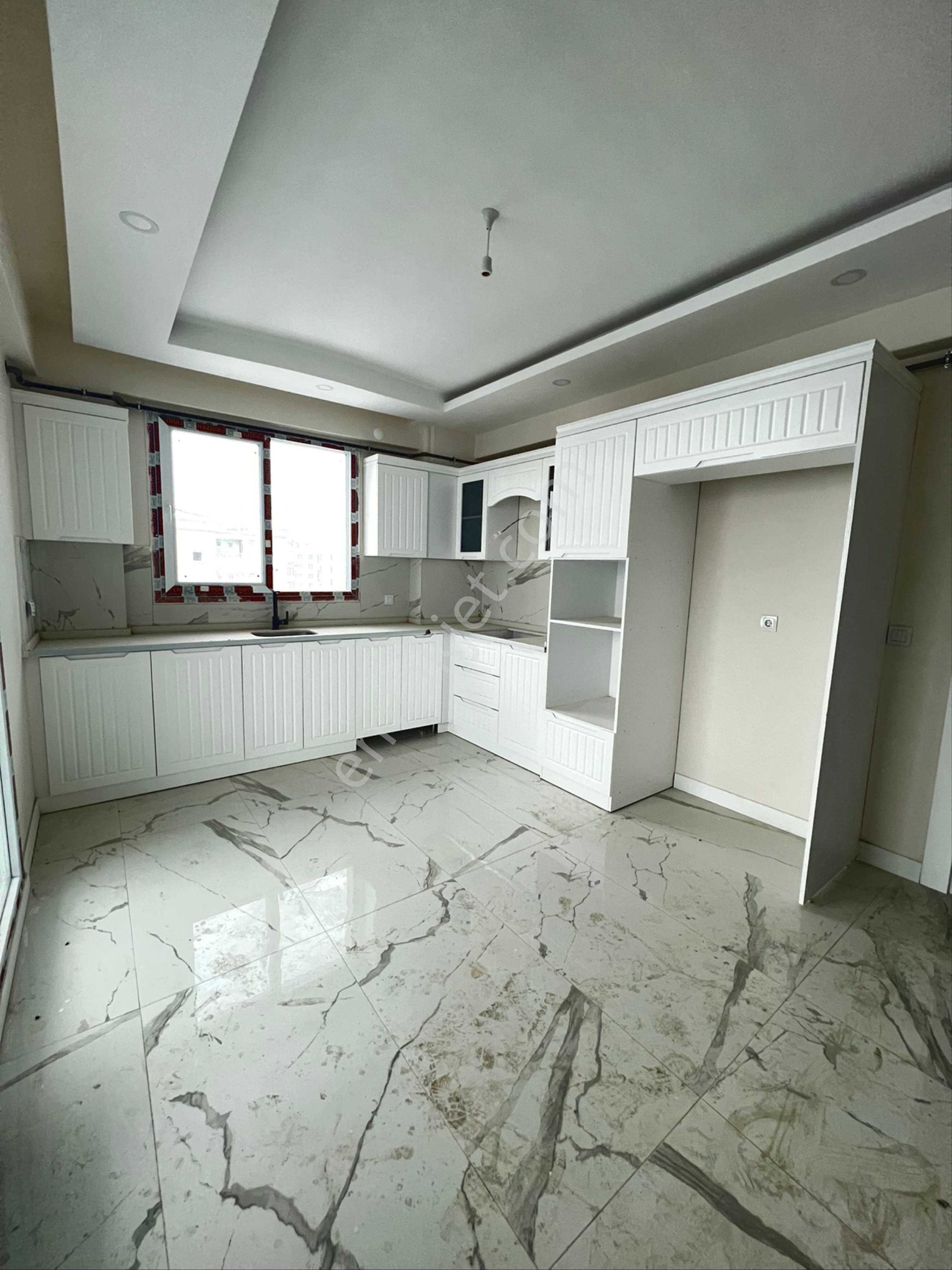 Sofia Gayrimenkulden Eski Siverek Caddesi Üzeri Satılık Sıfır 3+1 Daire