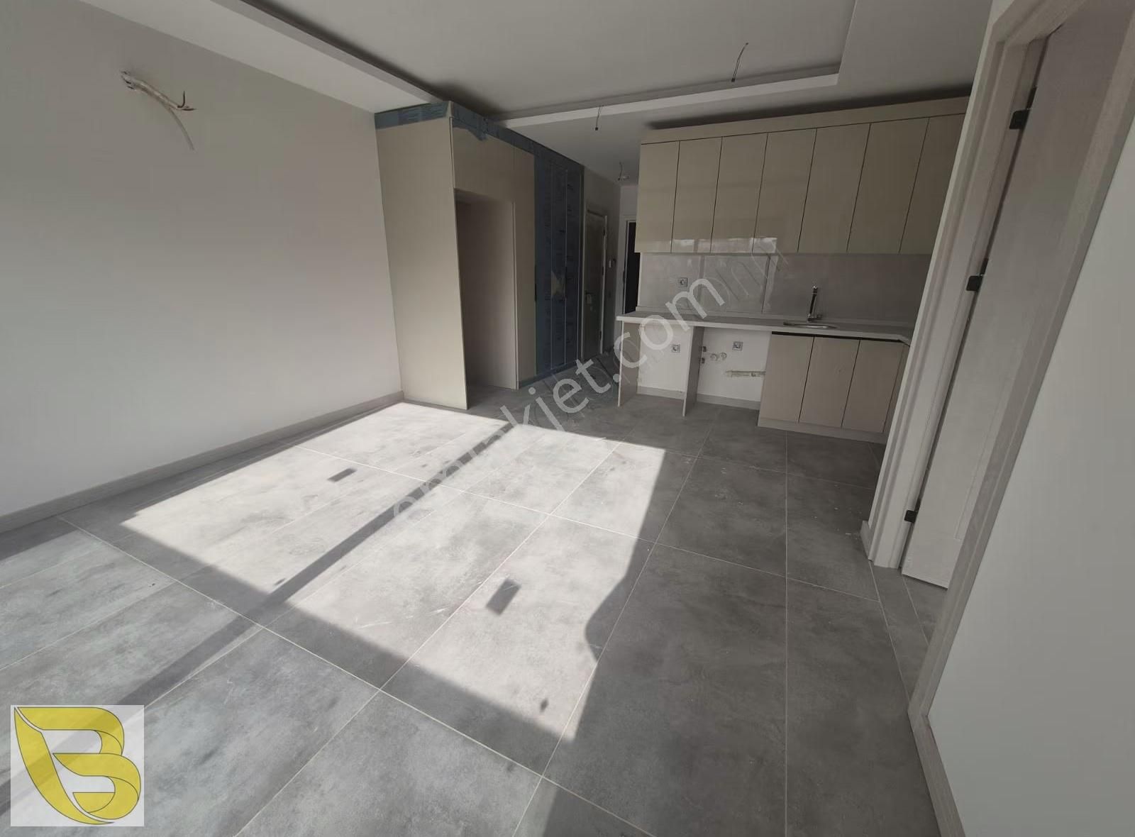 Havuzlu Site İçerisin De Satılık 1+1 Daire - Görsel 10