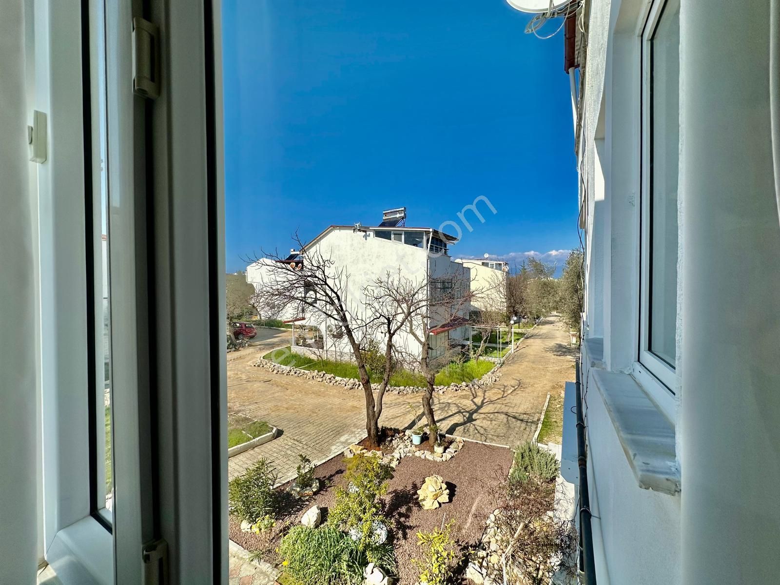 ꧁akçay Ay Emlaktan꧂pelitköy'de Geniş Teraslı Denize 300 M Kombili Site İçerisinde Satılık 3+1 Villa - Görsel 19