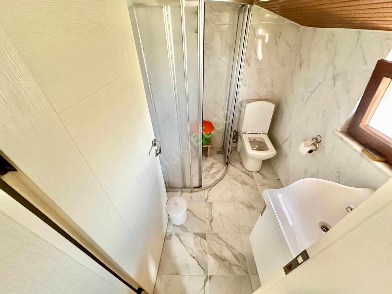 ꧁akçay Ay Emlaktan꧂pelitköy'de Geniş Teraslı Denize 300 M Kombili Site İçerisinde Satılık 3+1 Villa - Görsel 8