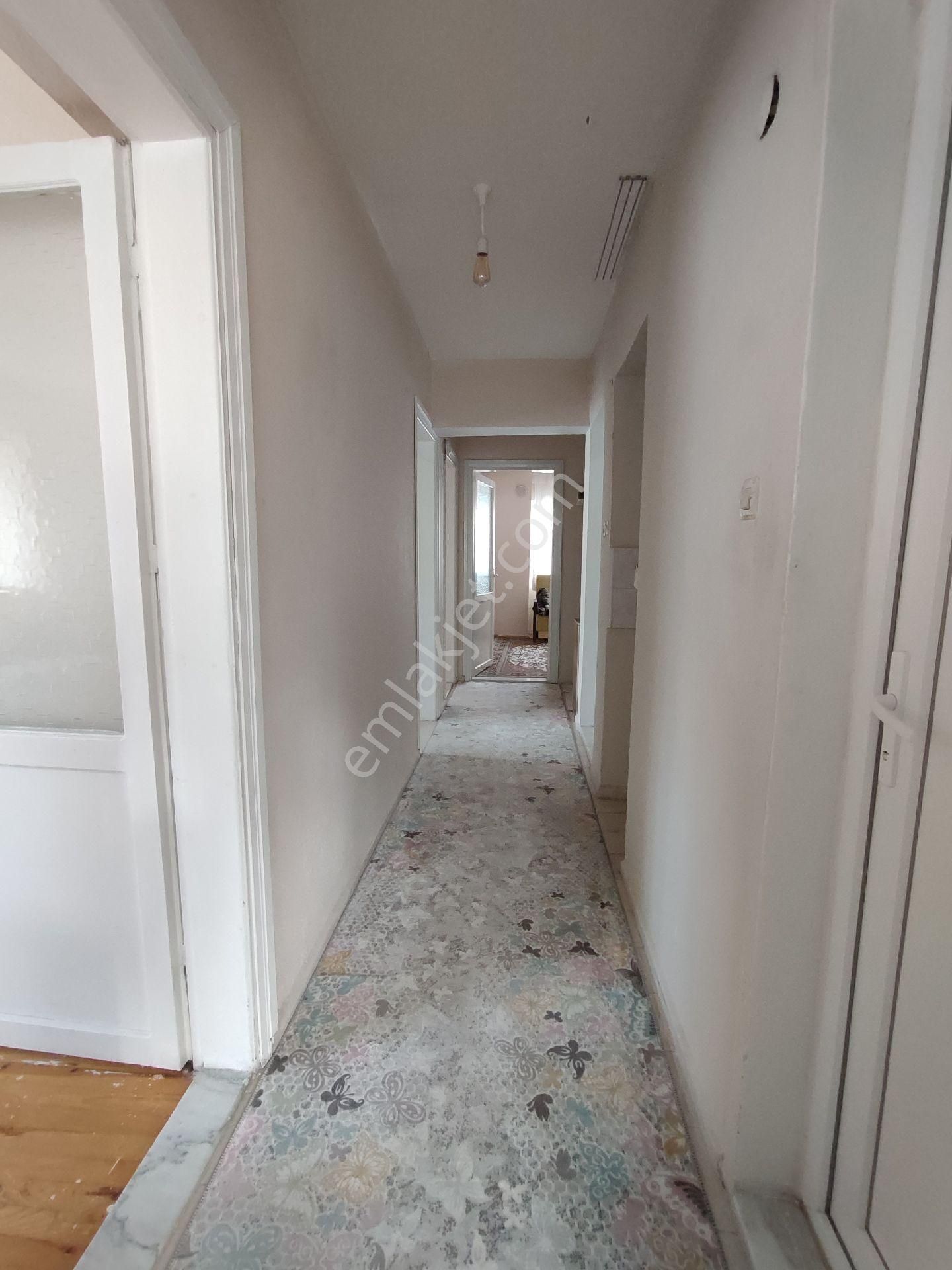 Yeni Mahallede Geniş Satılık Daire - Görsel 20