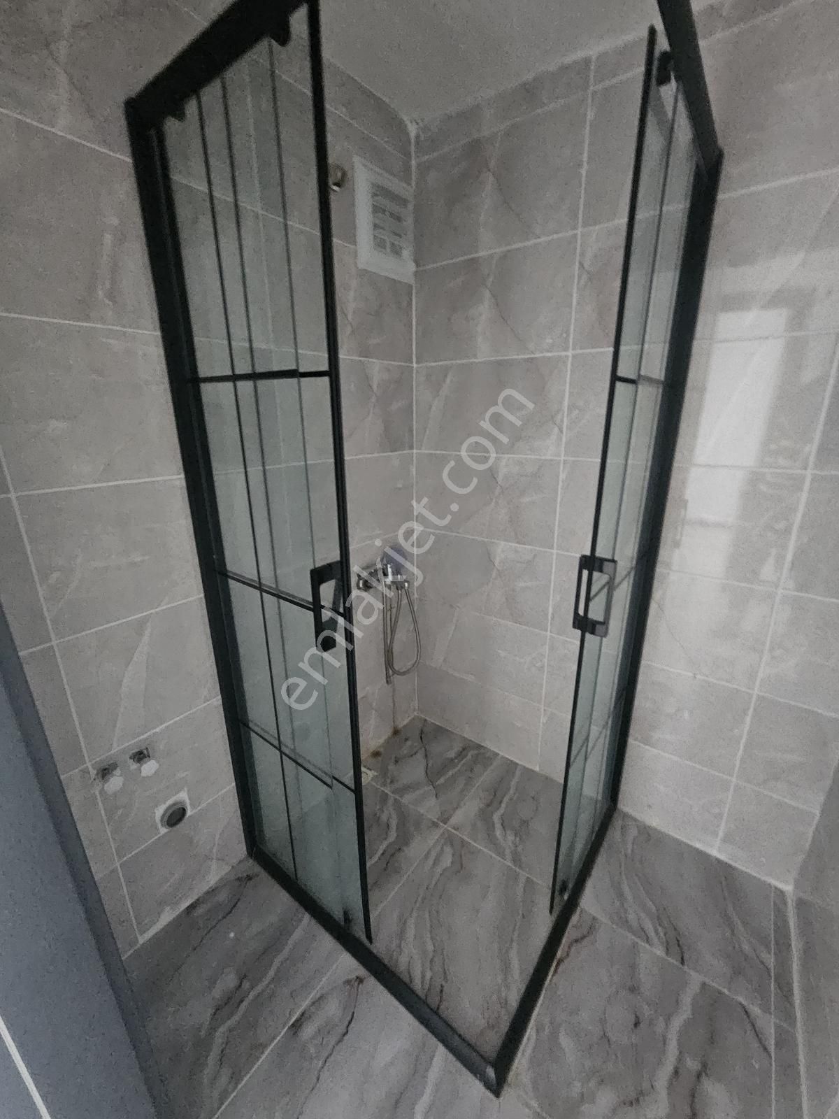 Adnanmenderes Mahallesinde Kiralık4+2 Dübleks Daire - Görsel 11