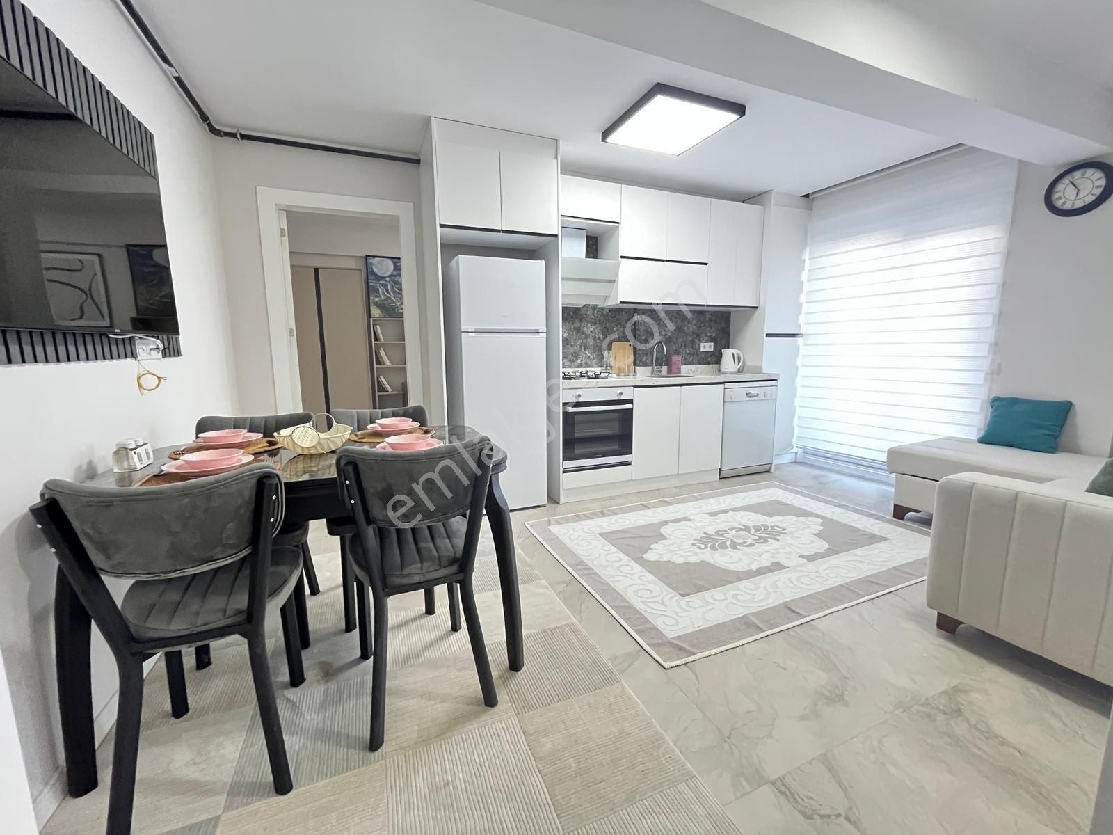 Denizli Selçukbey De Eşyalı Kendine Ait Bahçeli Önü Açık Yatırıma Uygun Suit Daire - Görsel 15