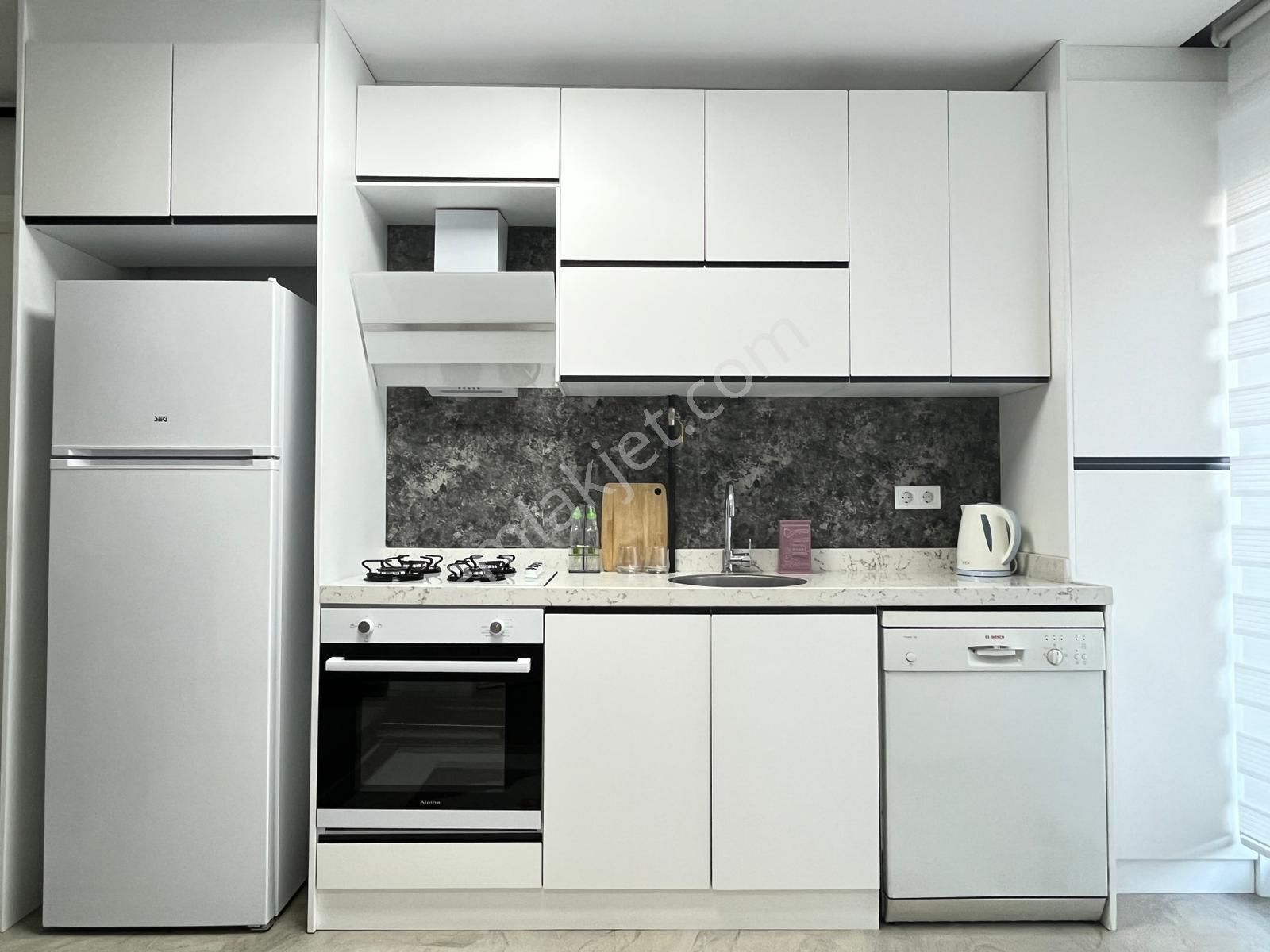 Denizli Selçukbey De Eşyalı Kendine Ait Bahçeli Önü Açık Yatırıma Uygun Suit Daire - Görsel 4