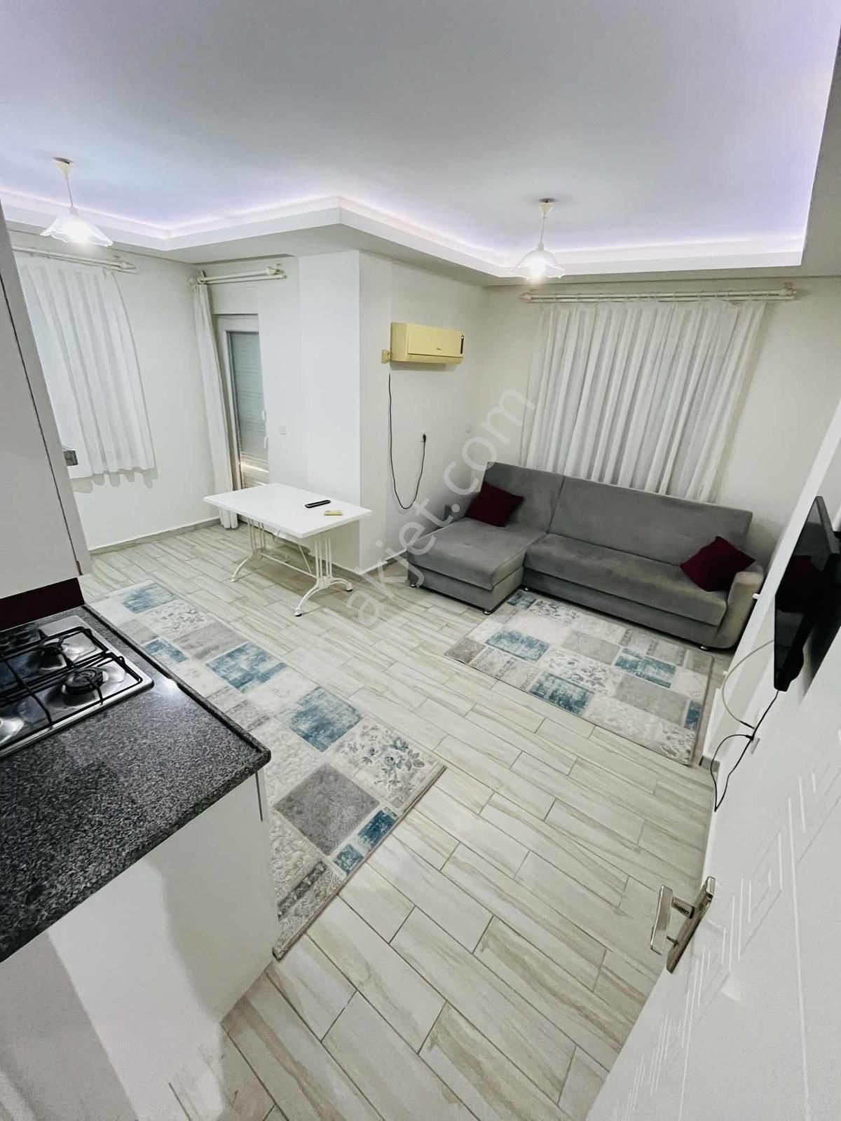 Gülveren Mah Üniversite Karşısında 3+1 Full Eşyalı Kiralık