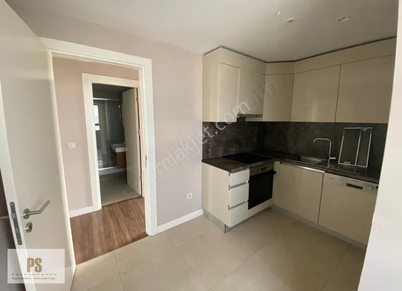 Satış Ve Kiralama Ofisinden Balkonlu 3+1 Kiralık Daire - Görsel 11