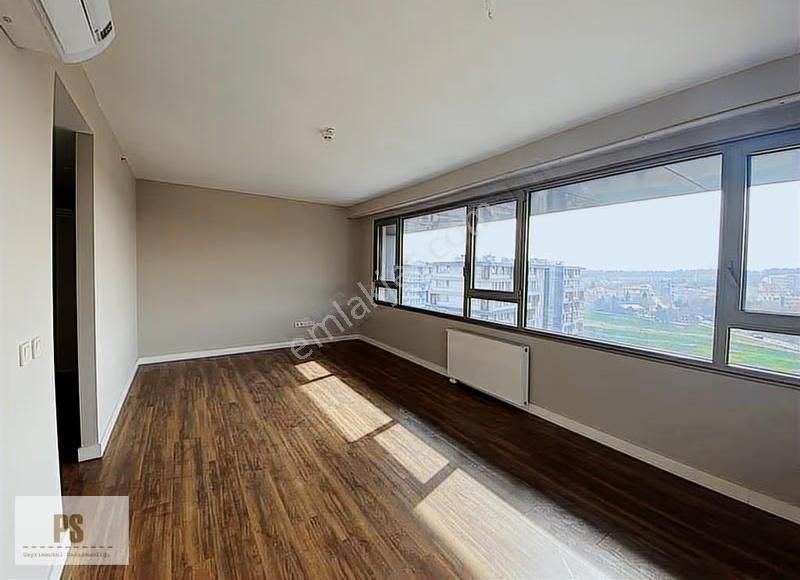 Satış Ve Kiralama Ofisinden Balkonlu 3+1 Kiralık Daire - Görsel 3